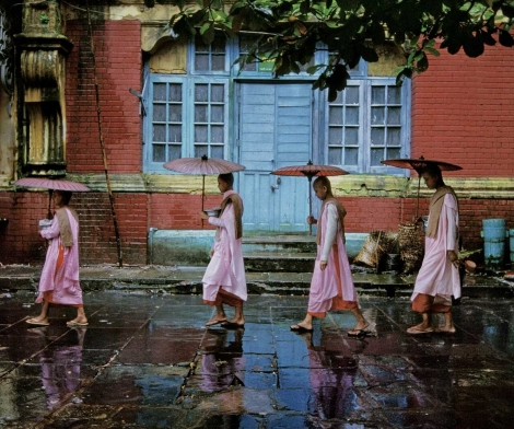 Steve McCurry, Procession of Procession of Nuns, Rangoon, 1994