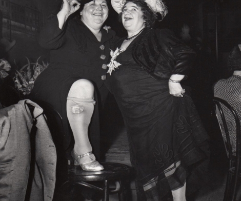 Weegee, At Sammy's in the Bowery
