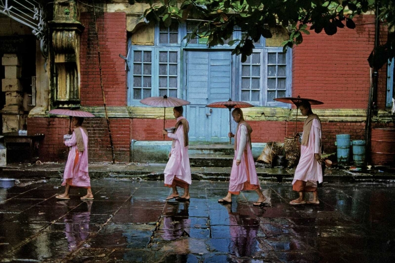 Steve McCurry, Procession of Procession of Nuns, Rangoon, 1994