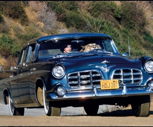 Elliott Erwitt, Lion Driving, California, USA, 1956